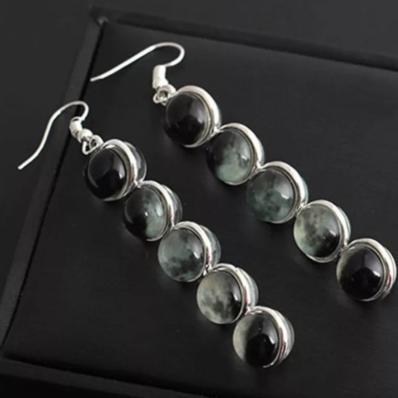 Perfect all Moon Fazes Earrings glow in dark - Picture 7 of 7